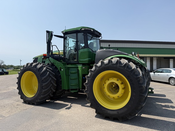 2025 John Deere 9R 640 Tractor 4WD