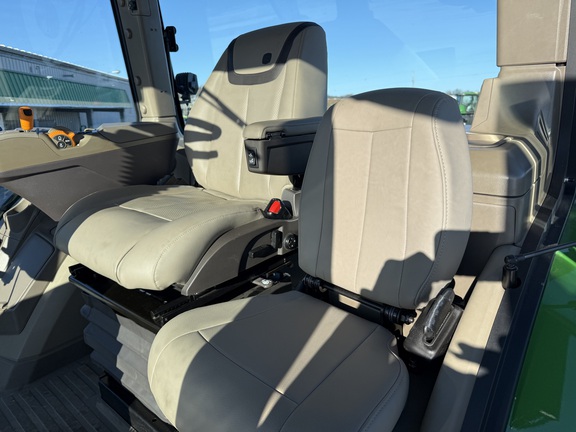 2025 John Deere 8R 370 Tractor