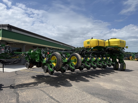 2026 John Deere 1775NT Planter
