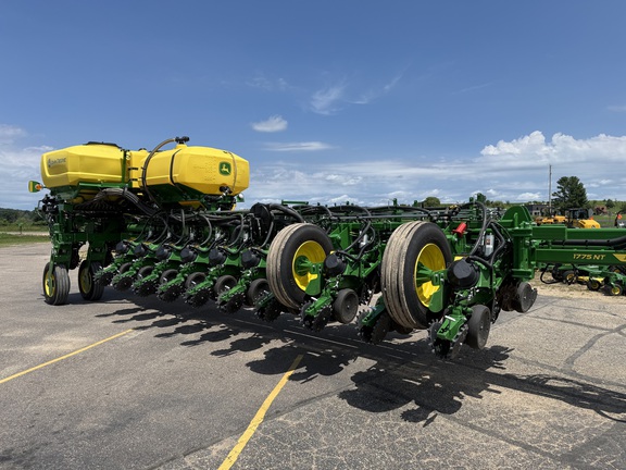 2026 John Deere 1775NT Planter