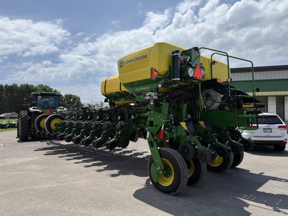 2026 John Deere 1775NT Planter