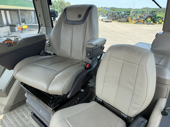 2025 John Deere 8R 370 Tractor