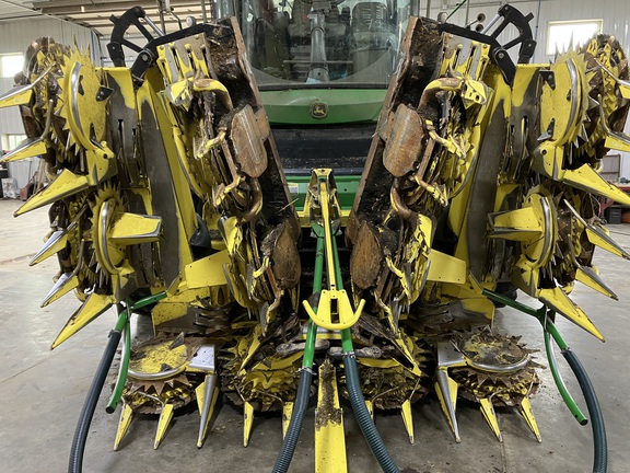 2017 John Deere 692 Header Forage