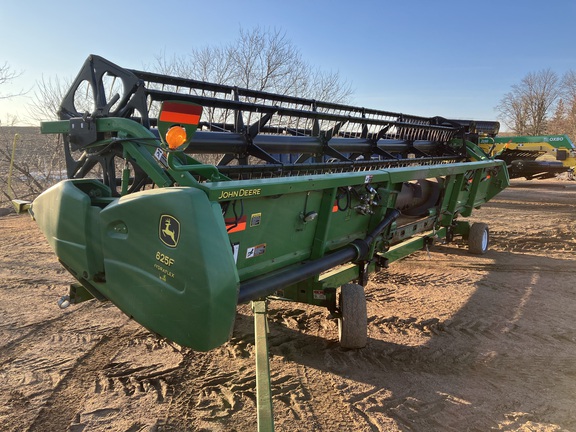 2006 John Deere 625F Header Combine