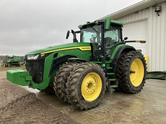 2022 John Deere 8R 370 Tractor