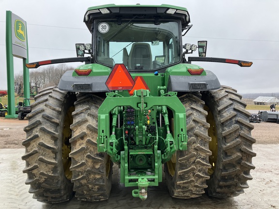 2022 John Deere 8R 370 Tractor