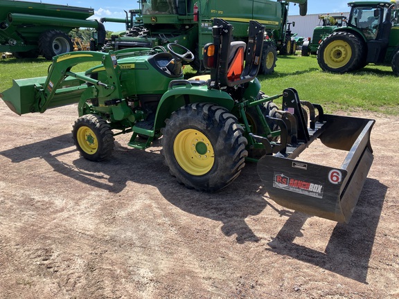 2016 John Deere 3033R Tractor Compact