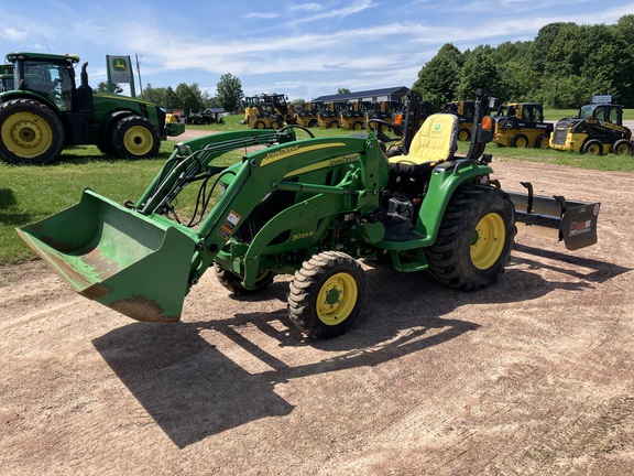 2016 John Deere 3033R Tractor Compact