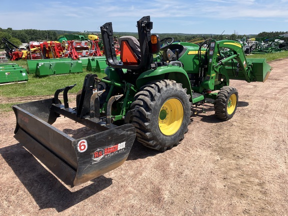 2016 John Deere 3033R Tractor Compact