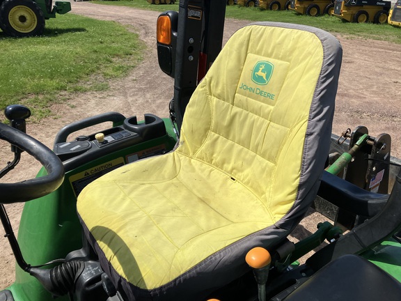 2016 John Deere 3033R Tractor Compact