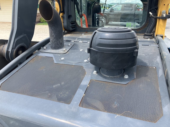 2021 John Deere 320G Skid Steer Loader