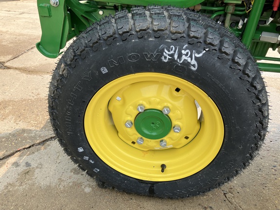 2023 John Deere 3046R Tractor Compact