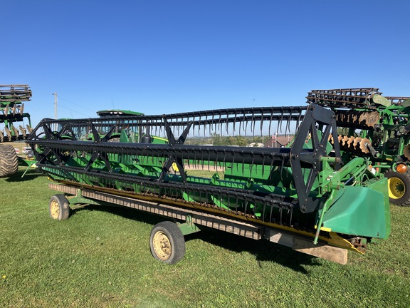 1996 John Deere 922 Header Combine