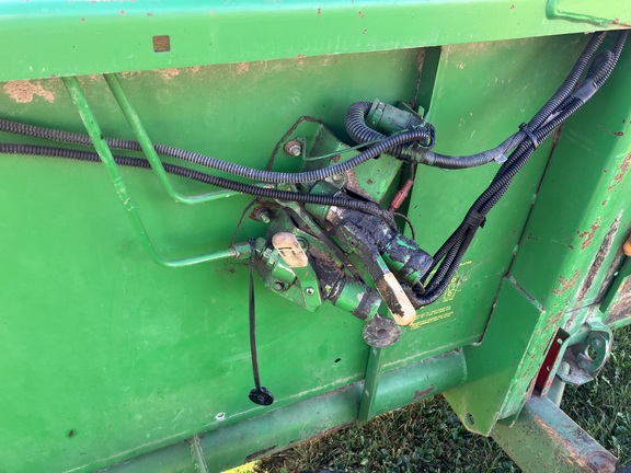 1996 John Deere 922 Header Combine