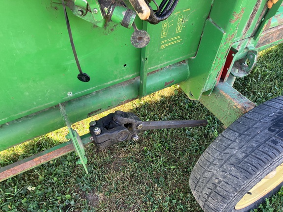 1996 John Deere 922 Header Combine
