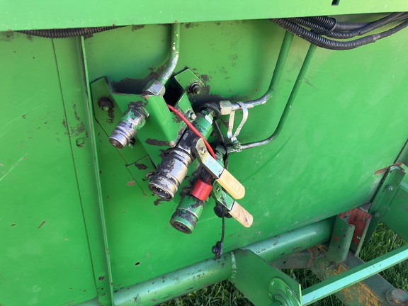 1996 John Deere 922 Header Combine