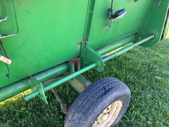 1996 John Deere 922 Header Combine