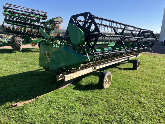 1996 John Deere 922 Header Combine