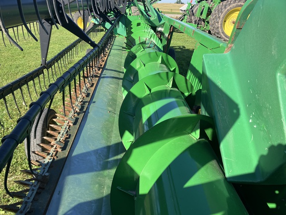 1996 John Deere 922 Header Combine