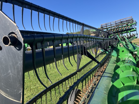 1996 John Deere 922 Header Combine