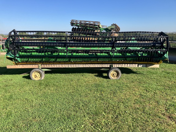 1996 John Deere 922 Header Combine