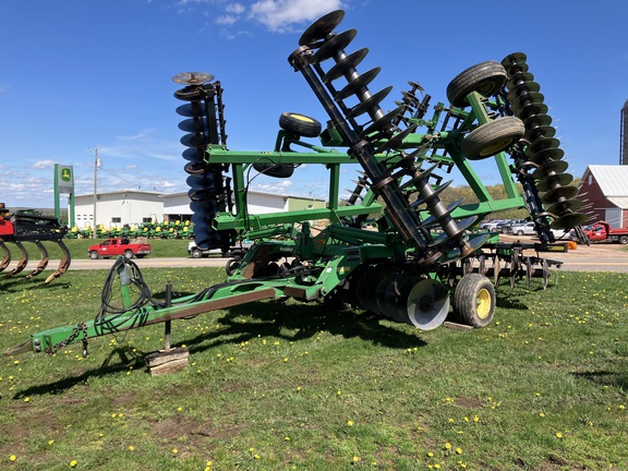 1998 John Deere 637 Disk