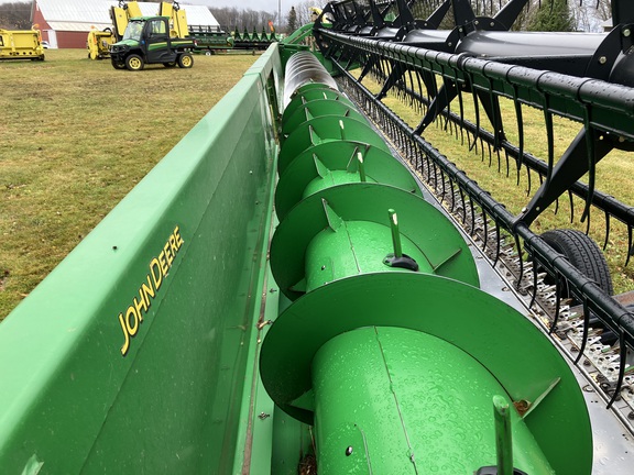 2010 John Deere 635F Header Combine