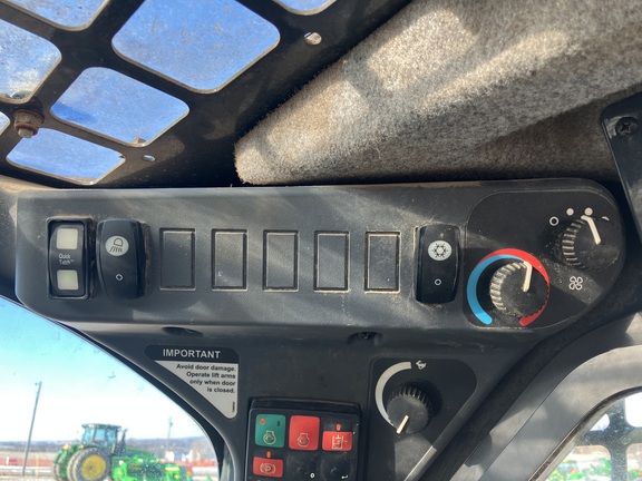 2022 John Deere 318G Skid Steer Loader