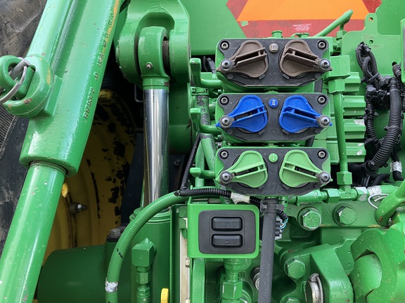 2014 John Deere 7210R Tractor