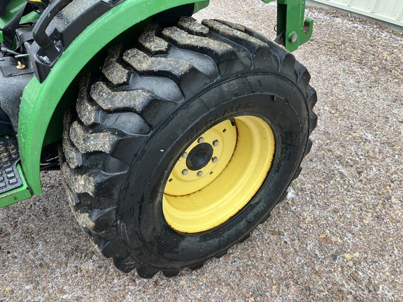 2012 John Deere 2520 Tractor Compact