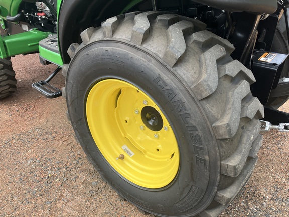 2019 John Deere 2025R Tractor Compact