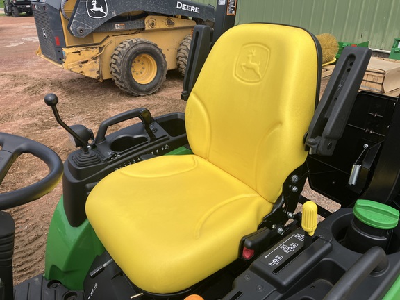 2019 John Deere 2025R Tractor Compact