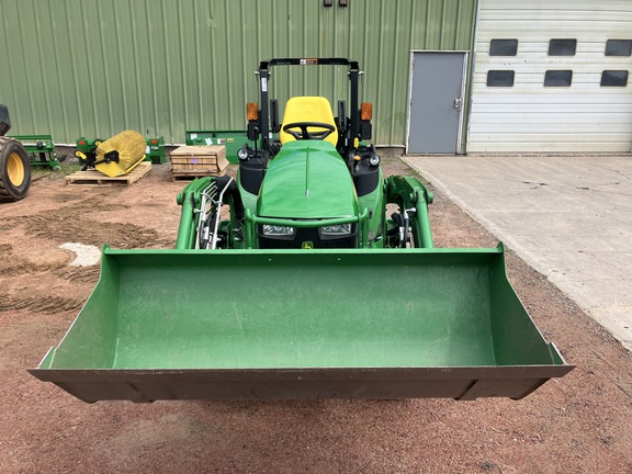 2019 John Deere 2025R Tractor Compact