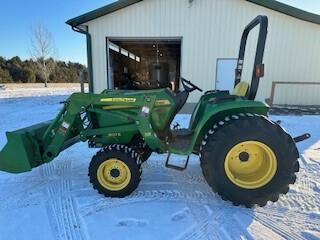 2013 John Deere 3032E Tractor Compact