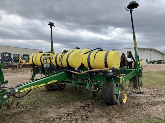 2005 John Deere 1780 Planter