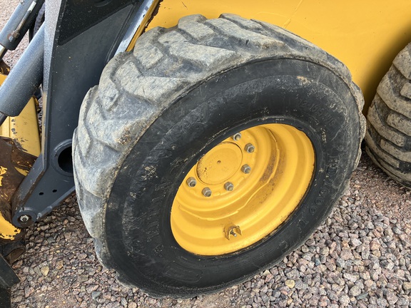 2022 John Deere 324G Skid Steer Loader