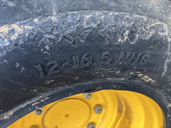 2022 John Deere 324G Skid Steer Loader