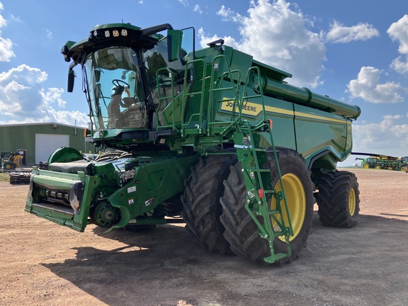 2023 John Deere X9 1100 Combine