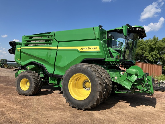 2023 John Deere X9 1100 Combine