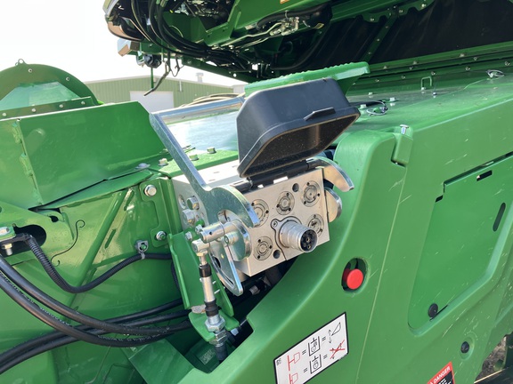 2023 John Deere X9 1100 Combine