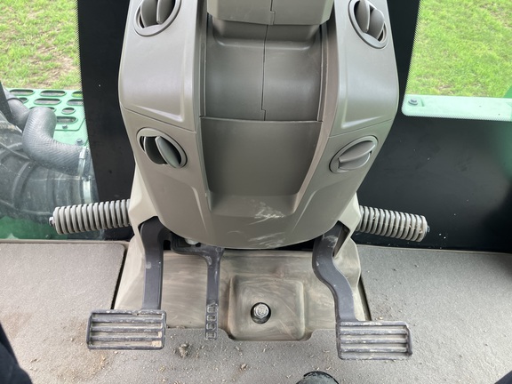 2023 John Deere 9R 640 Tractor 4WD