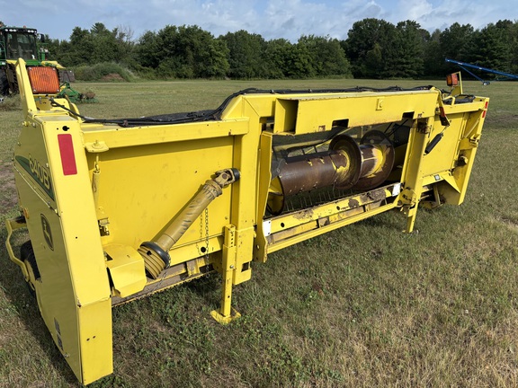 2006 John Deere 640B Header Forage