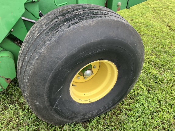 2007 John Deere 568 Baler/Round