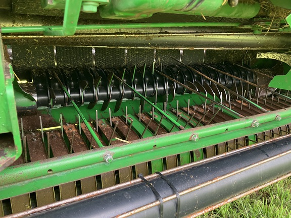 2007 John Deere 568 Baler/Round