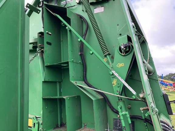 2007 John Deere 568 Baler/Round