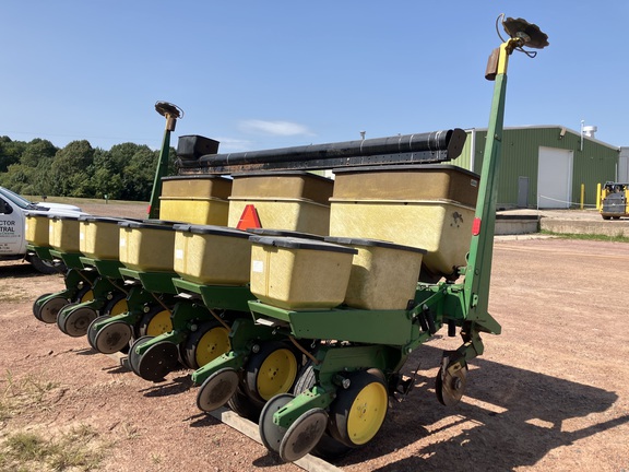 John Deere 7000 Planter