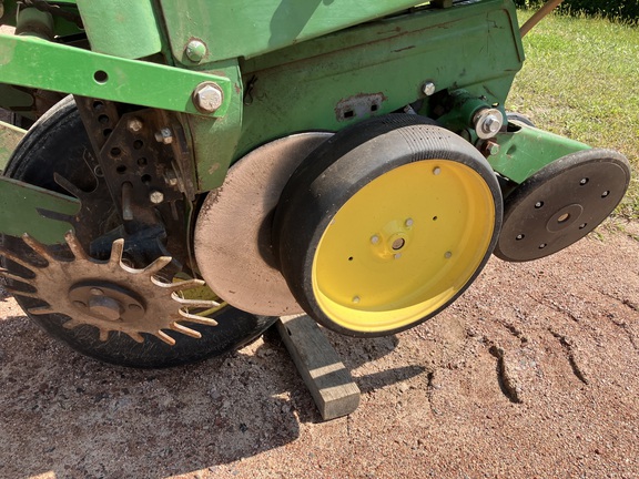 John Deere 7000 Planter