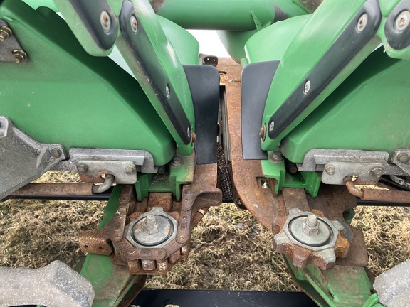 2010 John Deere 608C StalkMaster Header Corn Head