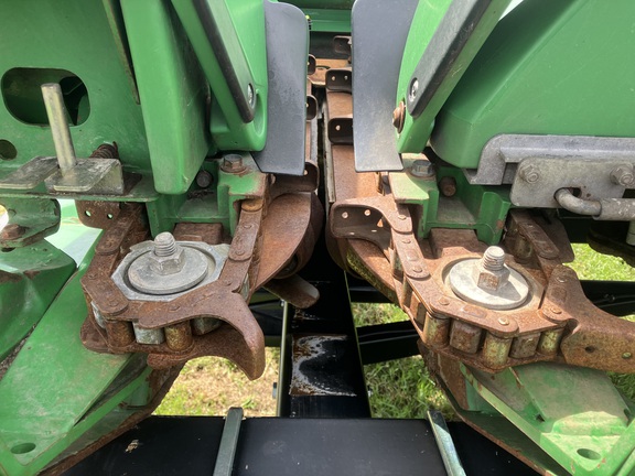 2010 John Deere 608C StalkMaster Header Corn Head