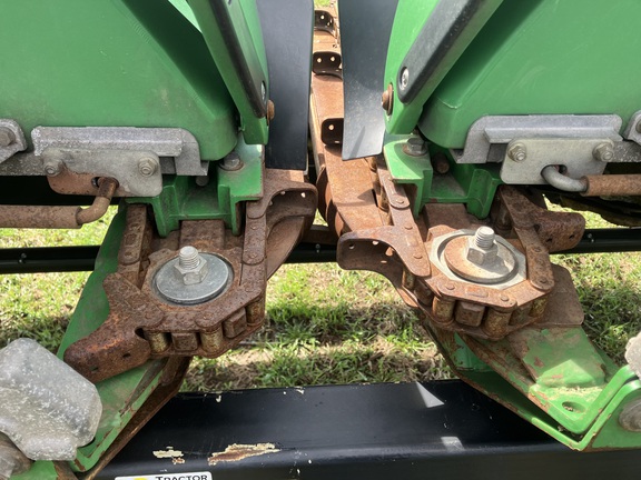 2010 John Deere 608C StalkMaster Header Corn Head